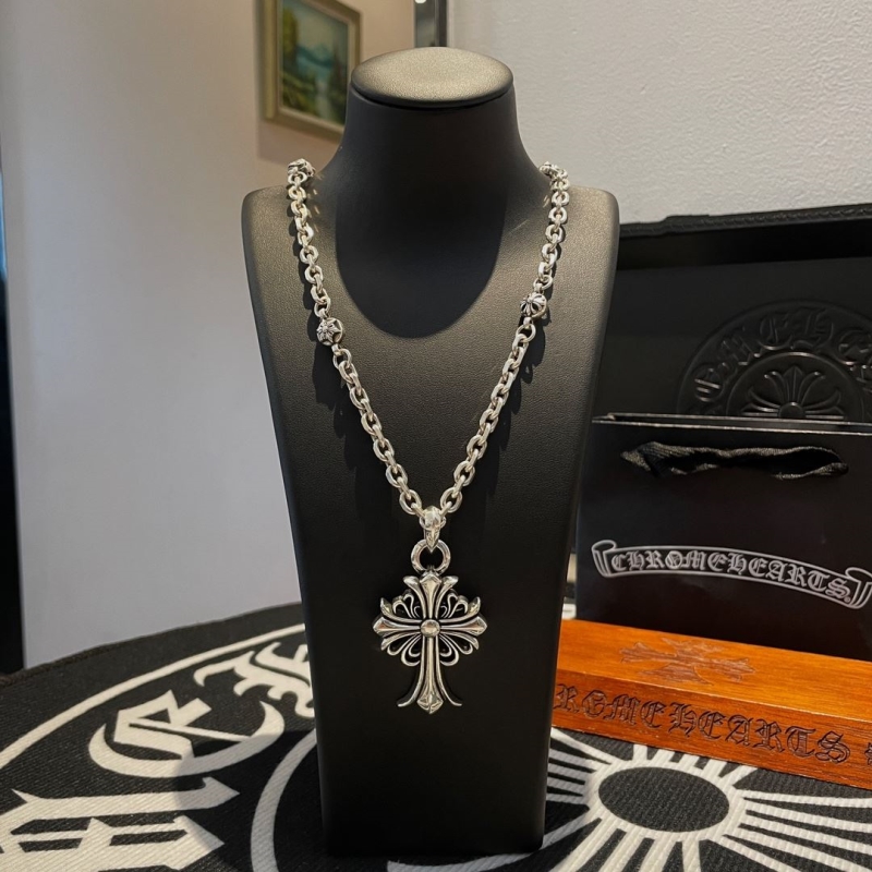 Ch**me He**ts necklaces